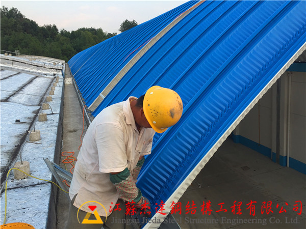 福建卧室屋頂做成拱型屋頂鋼結構拱形屋頂輕包